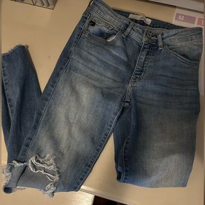 DISTRESSED DENIM 👖